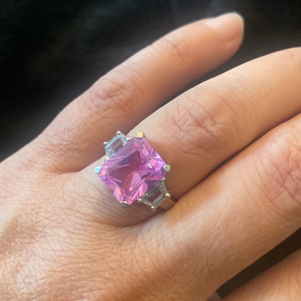 White solid 14 K gold pink and white sapphire ring. Size 7. Lovely 🦋🦋🦋 - Picture 5 of 7